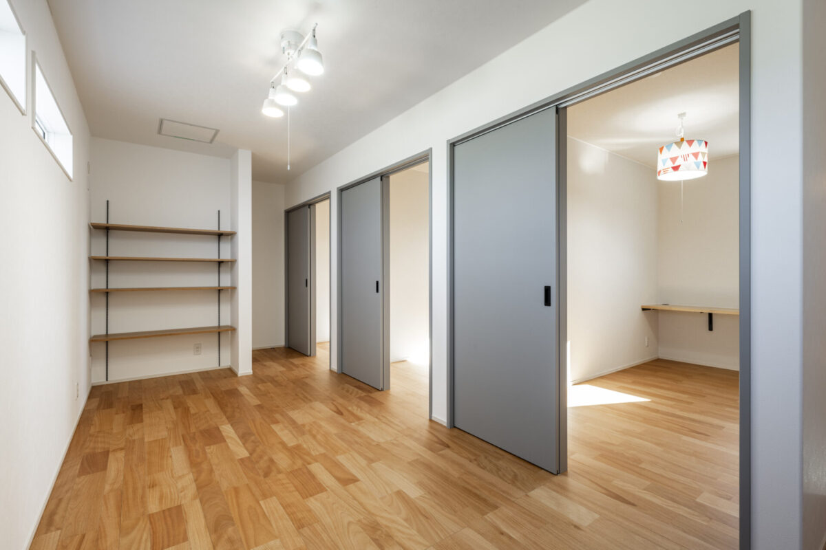 ワンフロアで生活が完結する新感覚の平屋風の住まい。