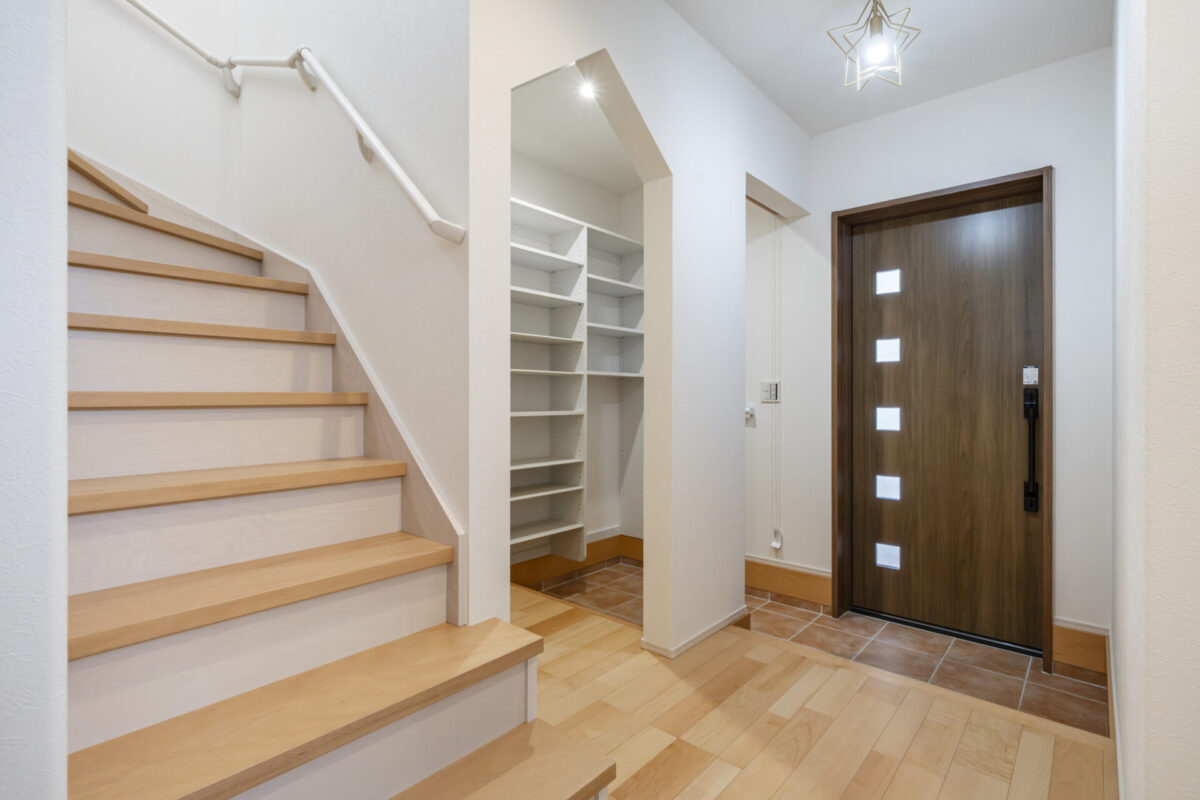 毎日の「やらなきゃ」から解放される、自然と片付く家。