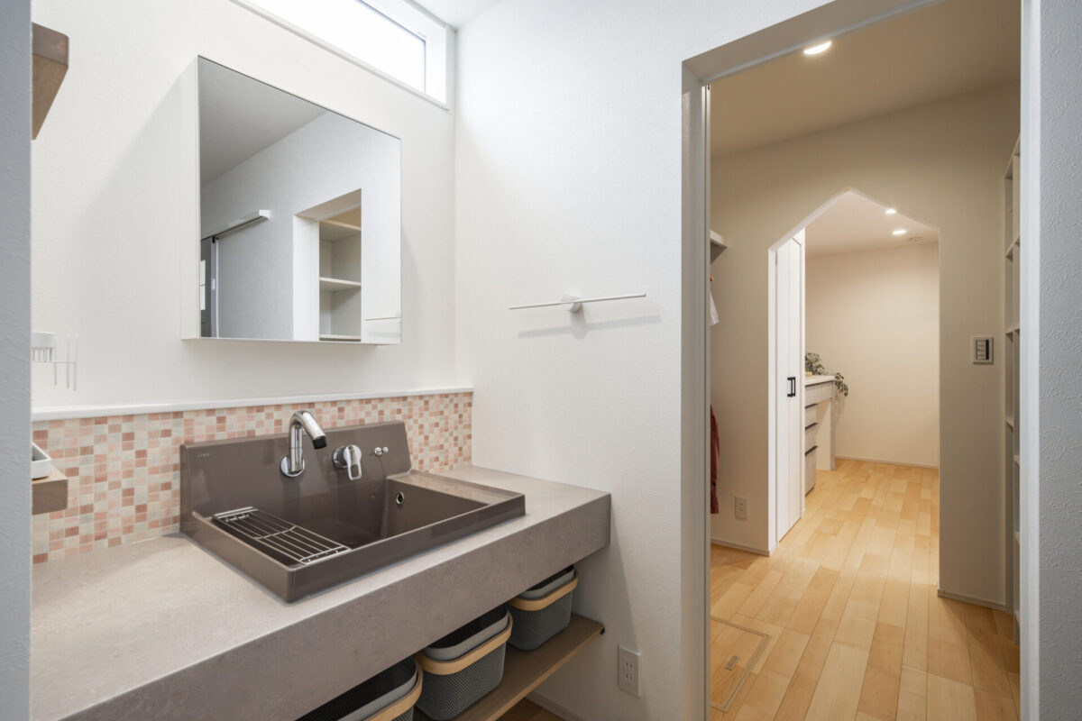 毎日の「やらなきゃ」から解放される、自然と片付く家。